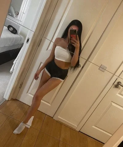 Alexa, escortă ebony pentru întâlniri exclusive