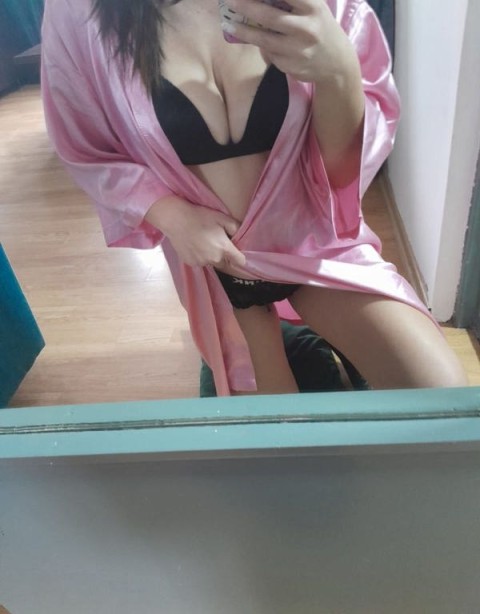 Andreea – Escortă Accept Cupluri în DCC