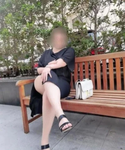 Anunț: Cuplu Tânăr în Căutare de Aventuri Îndrăznețe