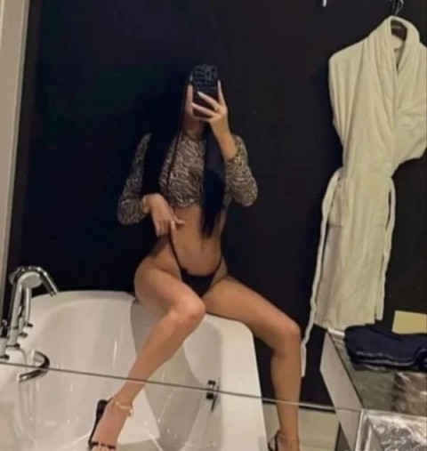 Beatrice, Escortă Filipineză în Floreasca pentru Deplasări Exclusive