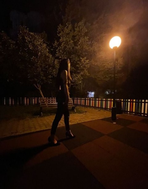 Blondă Tânără cu Forme Generoase în Caransebeș · Iași