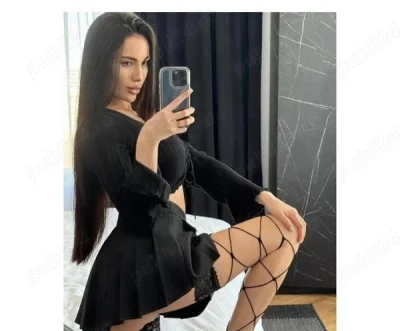 Blonda Elena Radics – Experiență Verificată în Urziceni