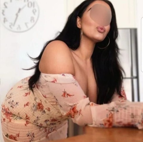 Blonda Sexy și Colega Roșcată din Zalău · Brașov
