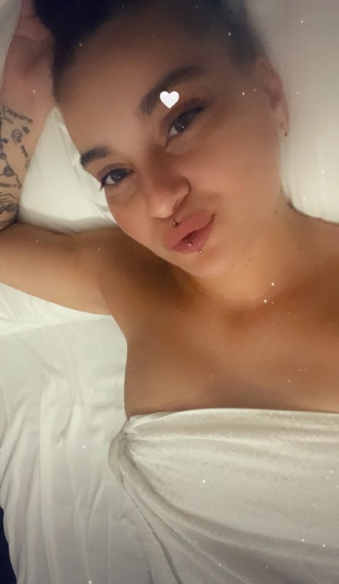Casandra – Escortă Bisexuală de Elită în Răcari