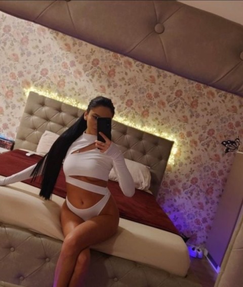 Escapadă Fierbinte cu Escortă Uro Scato în Dej