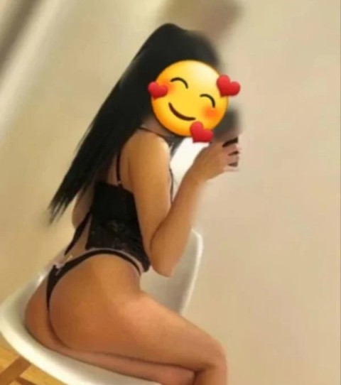 Escortă 20 ani – Seducție la Gara de Nord