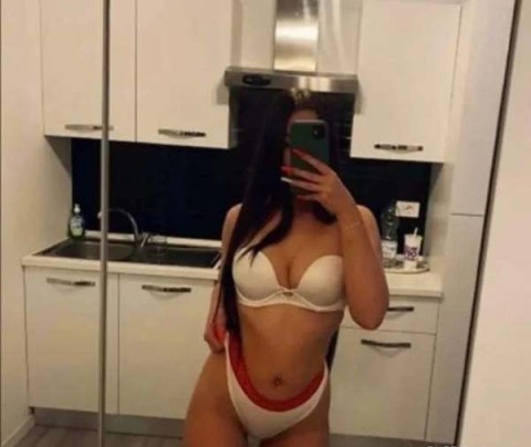 Escortă 50 ani în Băile Herculane – Cristina, Bruneta Seducătoare