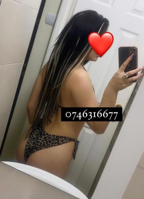 Escortă Asiatică Nouă în Sector 5