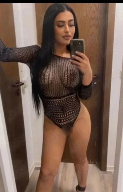 Escortă Blondă de Clasă A în Brașov