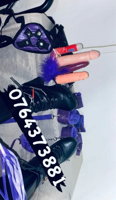 Escortă blondă porno în Decebal