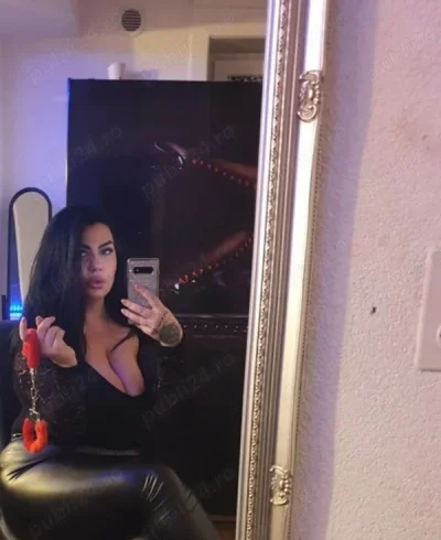 Escortă bărbați în Comănești