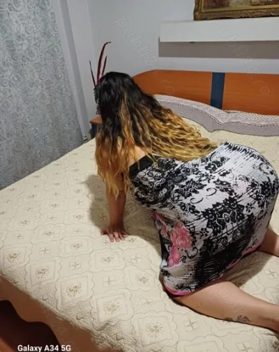 Escortă Bărbați Vulcan – Noapte de Dominare cu Bruneta Ta Preferată