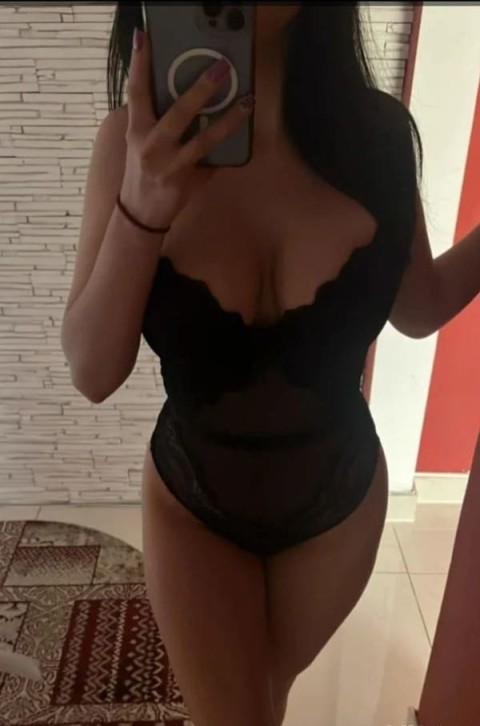 Escortă cu forme voluptoase în Ștefan cel Mare