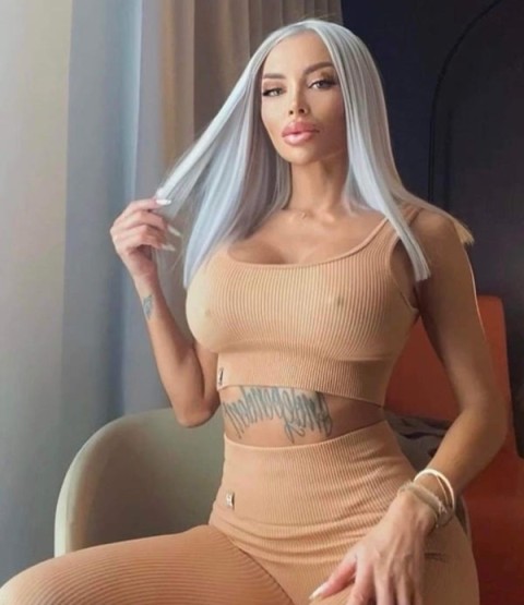 Escortă cu forme voluptuoase în Râmnicu Vâlcea