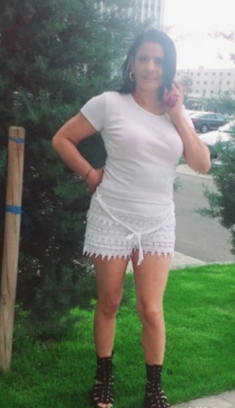 Escortă Filipineză Nouă în Eroii Revoluției