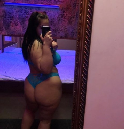 Escortă Grasă în Vălenii de Munte – Reală și Disponibilă