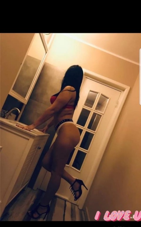 Escortă Grasă pentru Plăceri XXL în Reșița