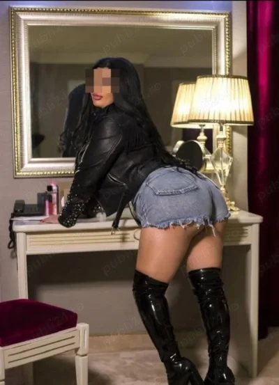 Escortă Gravidă pentru Momente Unice
