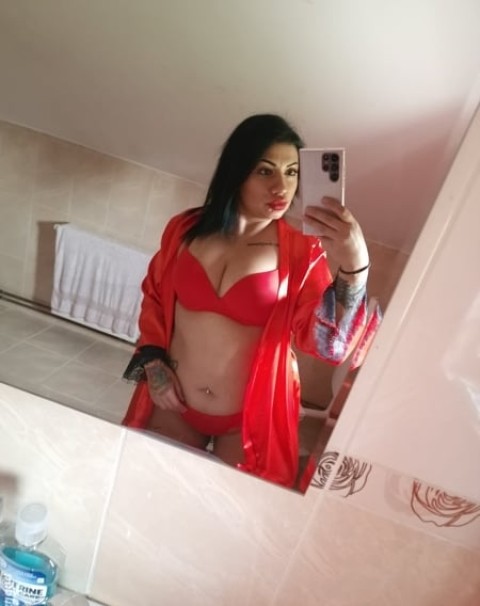 Escortă graviduță în Piața Alba Iulia