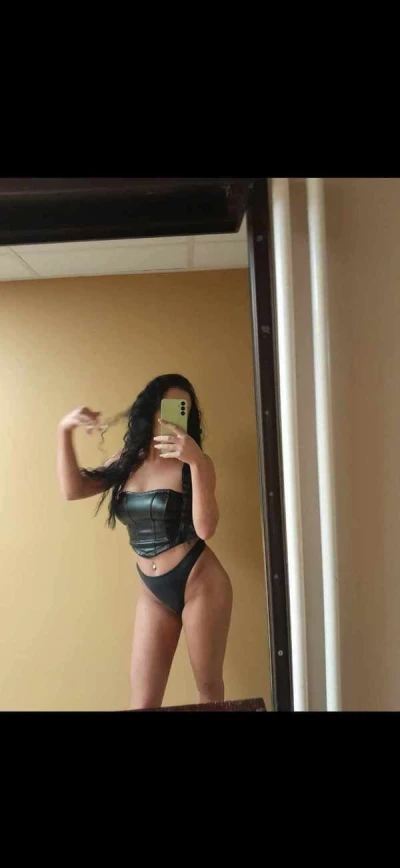 Escortă Jucării Brunetă în Pantelimon