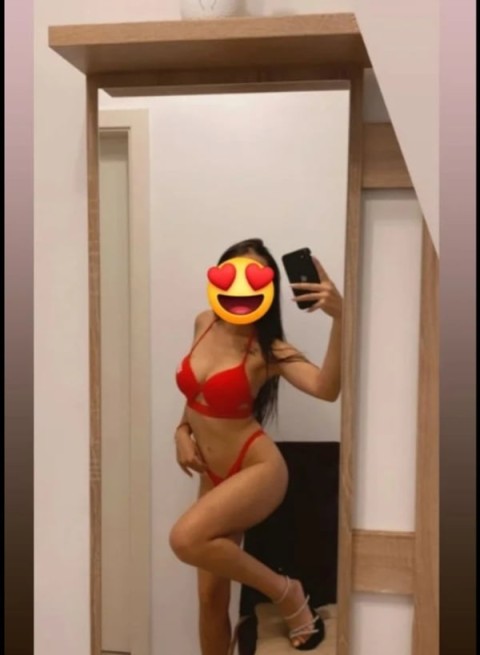 Escortă Lesbi Nouă în Griviței
