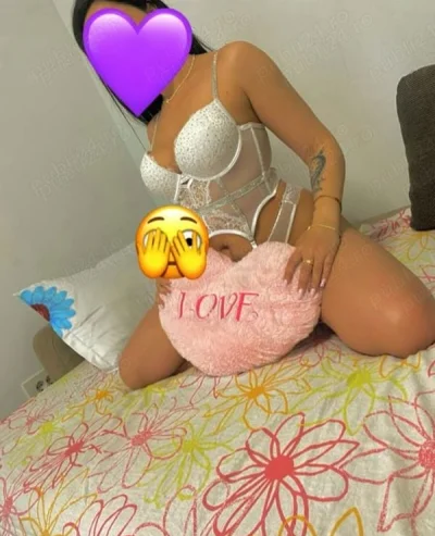 Escortă Nimfomane – Plăceri Virtuale în Oradea