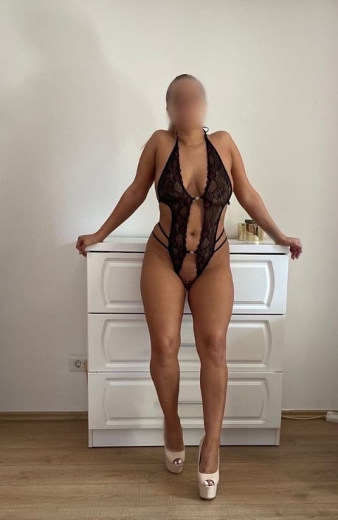 Escortă păr pubian – Moldoveanca dulce la Rin Grand