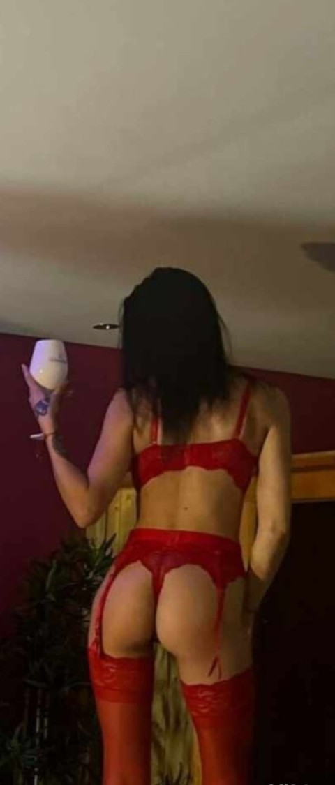 Escortă Română cu Farmec Exotic în Piața Chibrit