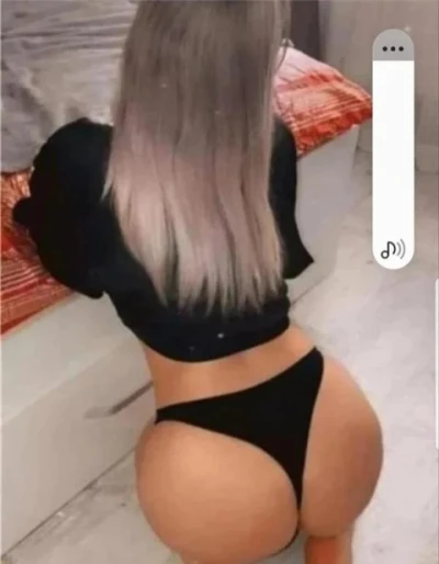 Escortă Sex Shop – Brunetă cu Fund Mare în Oltenița