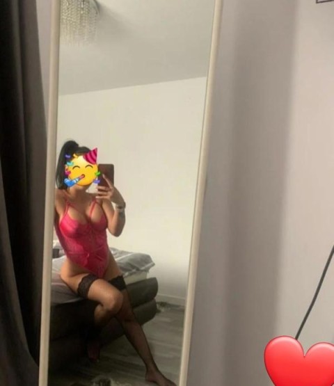 Escortă Ucraineancă Blondă Sexy în Focșani