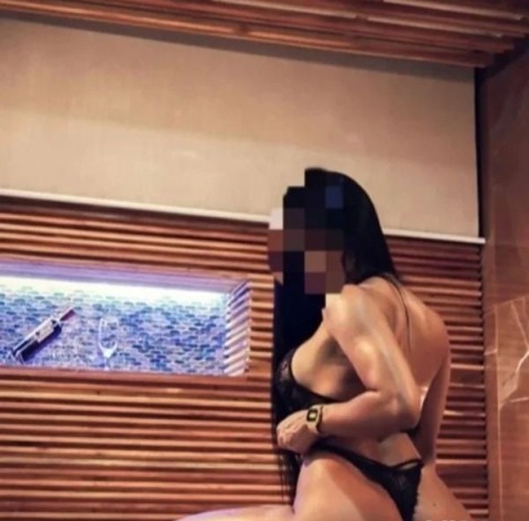 Escortă Unguroaică Disponibilă în Brâncoveanu