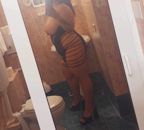 Escortă Voluptuoasă pentru Momente de Neuitat în Sector 6 · escortă sex oral