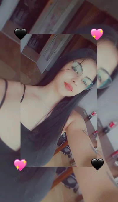 Escortă Voluptuoasă pentru Show Erotic Online