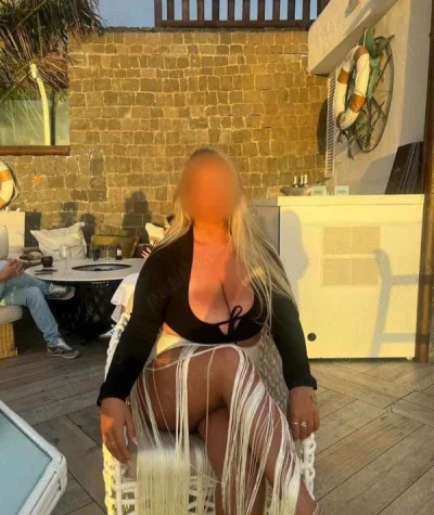 Escortă XXX în Drumul Taberei: Eleganță și Pasiune