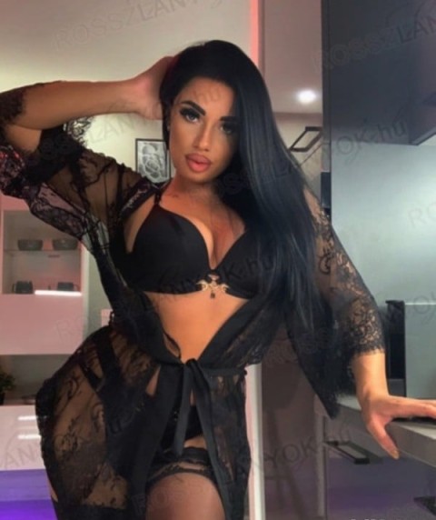 Escorta Blondă Busty în Sector 2 – Experiență GFE de Neuitat