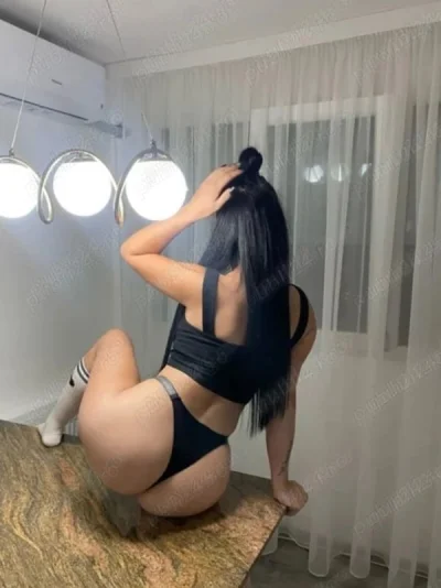 Escorta Bătrână – Experiență și Rafinament în Aviației · escortă bătrână