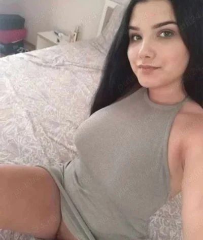 Experiență Completă cu Delia: Escortă Unguroaică de High Class