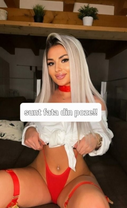 Fotografii Reale: Brunetă Fierbinte în Cișmigiu