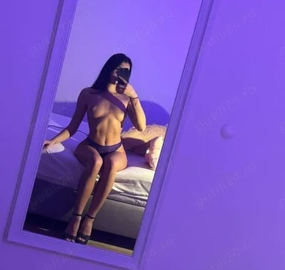 Fotografii Reale și Show-uri Unice la Webcam