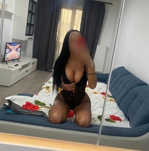 GFE Blondă Busty în Cișmigiu