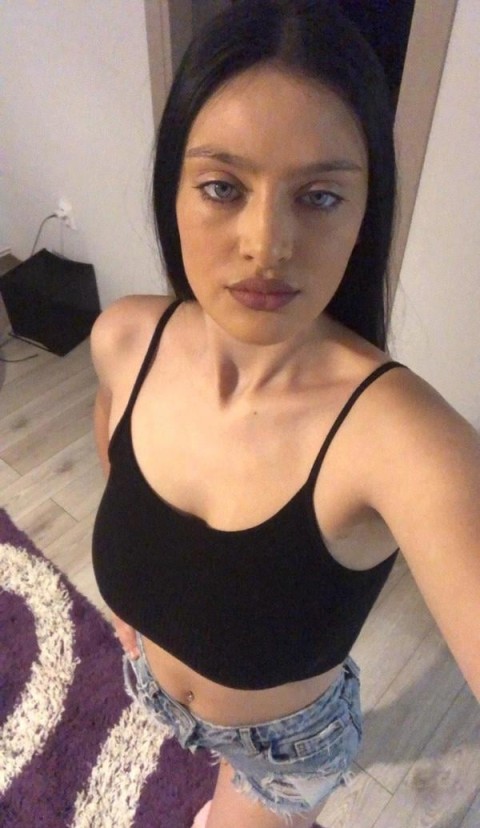 Indiancă Brunetă Sexy la Crângași – Experiență Unică!