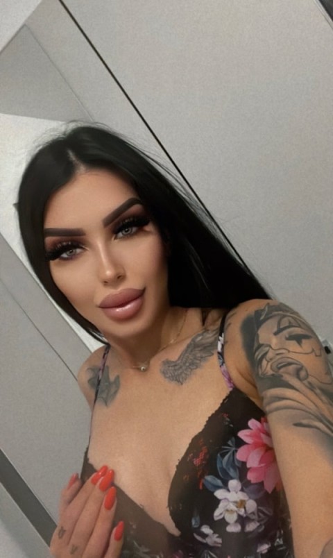 Jessica – Escortă Matură și Voluptuoasă în Valea Oltului