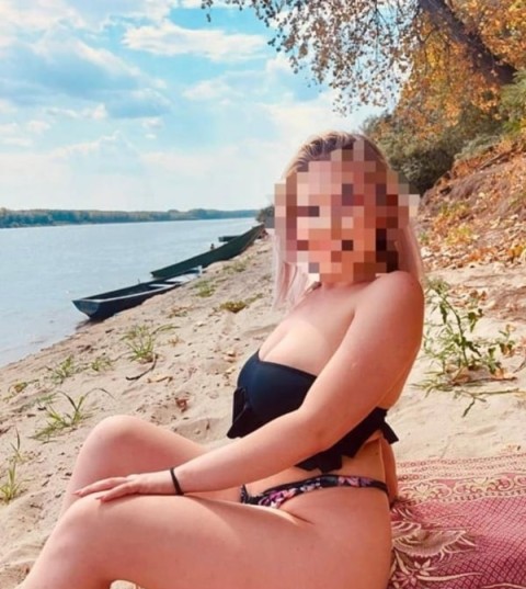 Servicii Profesionale cu Bruneta Reală