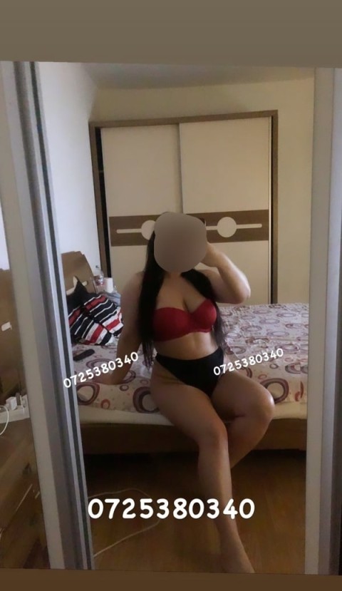 Tranny Matură Pufoasă – Servicii Full și Show Webcam · 50 lei ora