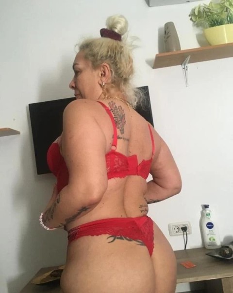VIP Escortă Doamnă Matură în Avantgarden
